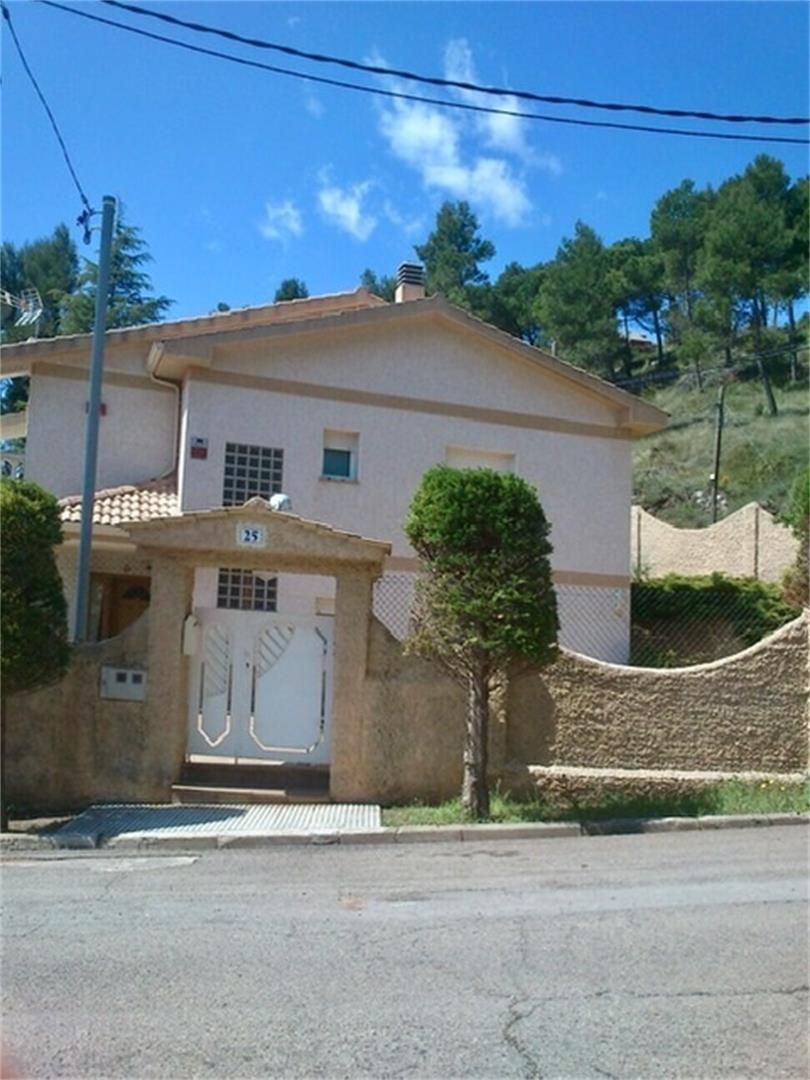 Vista exterior de Casa o xalet en venda en Mediona amb Terrassa, Piscina i Balcó