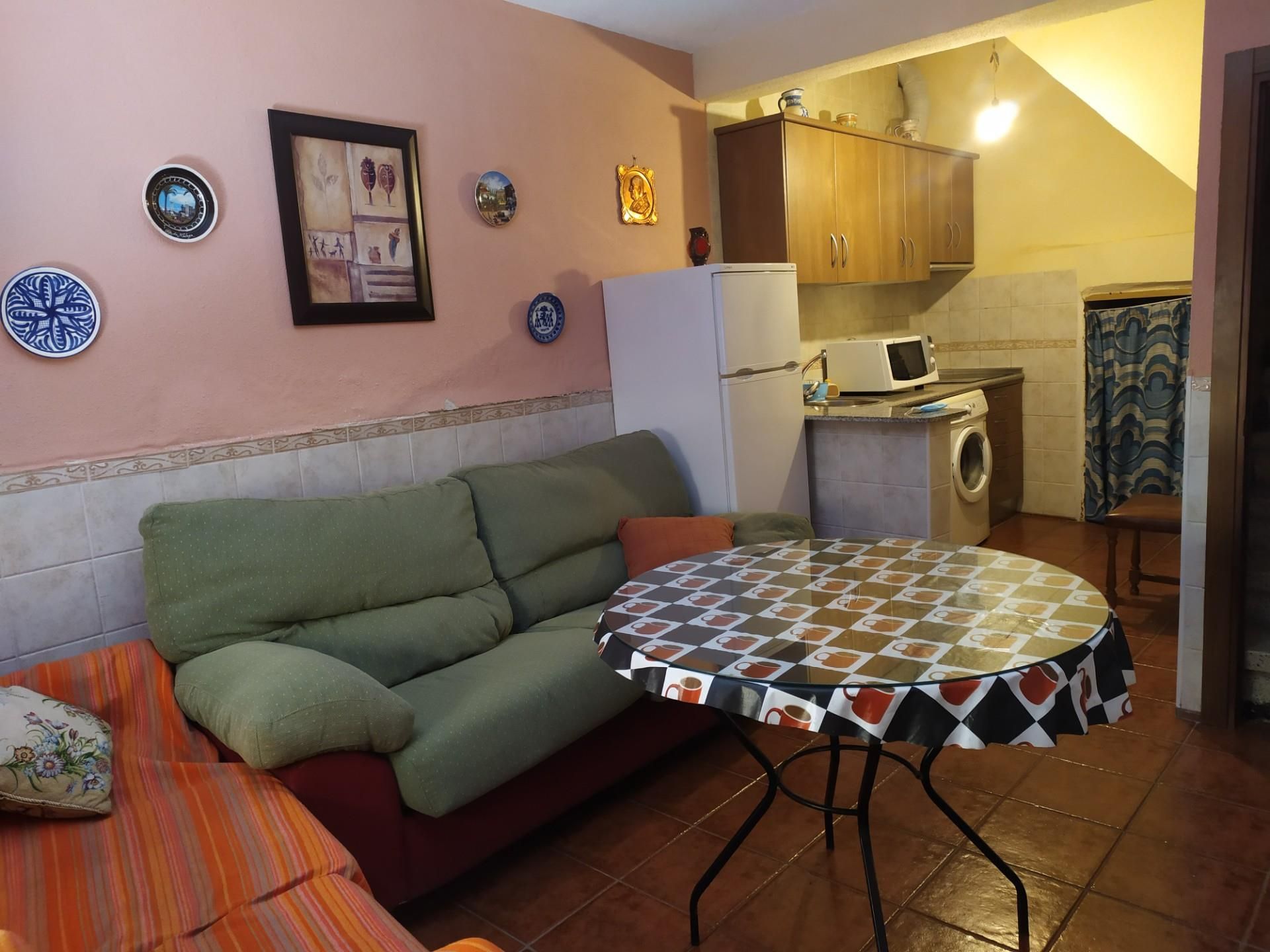 Sala d'estar de Planta baixa en venda en Pasarón de la Vera amb Moblat, Rentadora i Microones