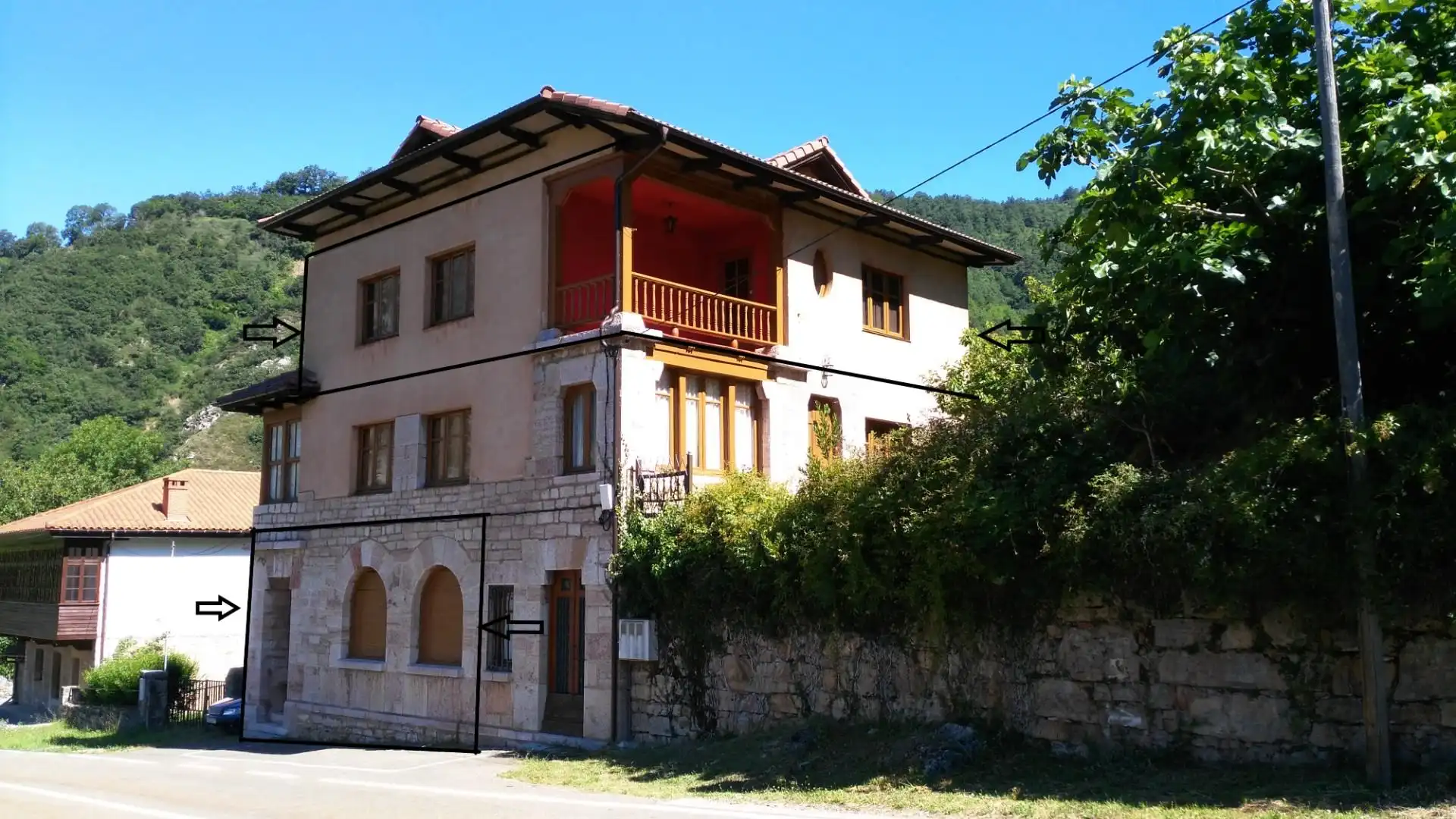 Exterior view of Flat for sale in Oseja de Sajambre  with Terrace, Community parking and Balcony