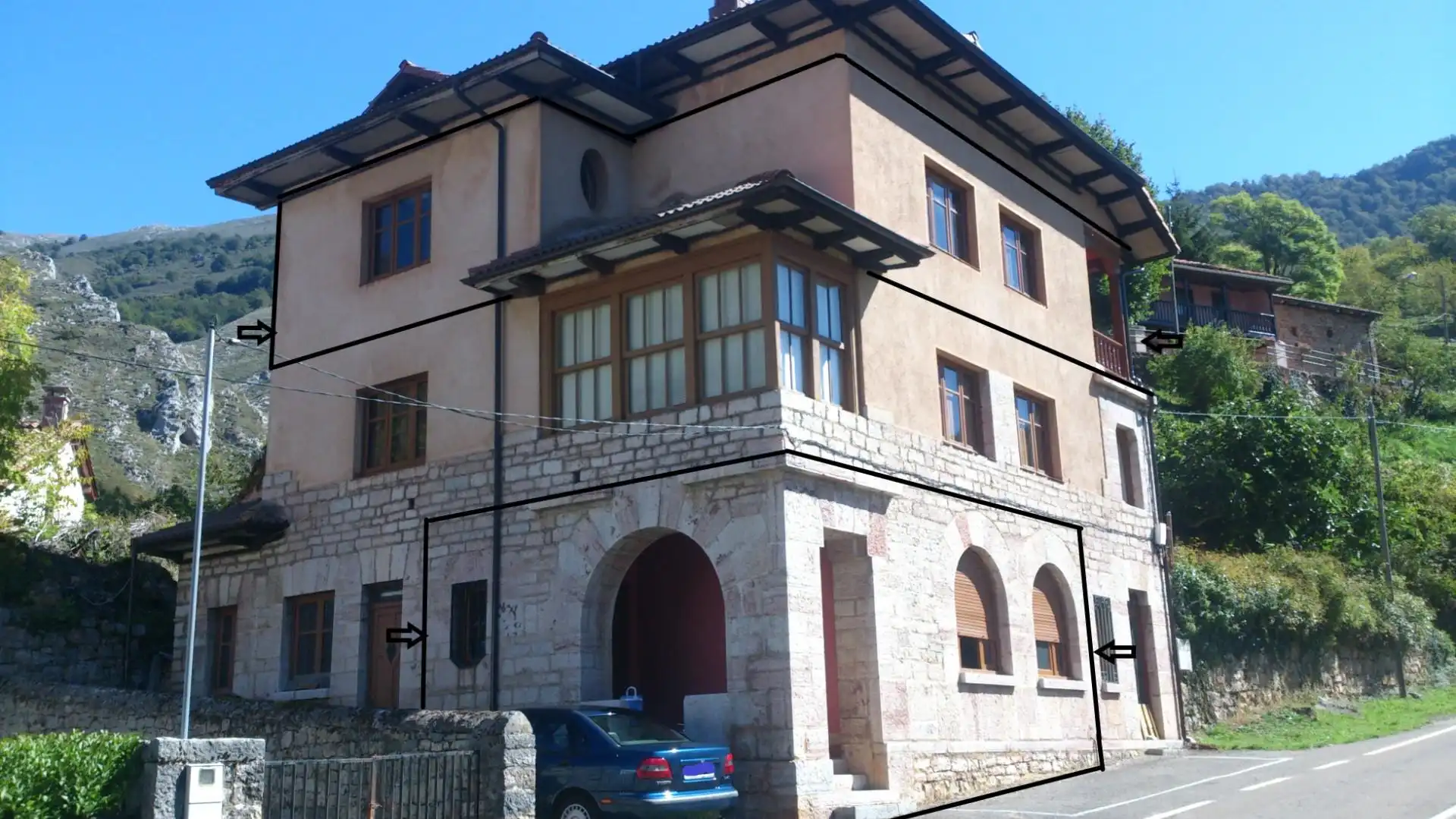 Exterior view of Flat for sale in Oseja de Sajambre  with Terrace, Community parking and Balcony
