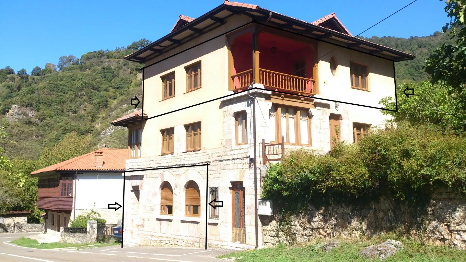 Exterior view of Flat for sale in Oseja de Sajambre  with Terrace, Community parking and Balcony