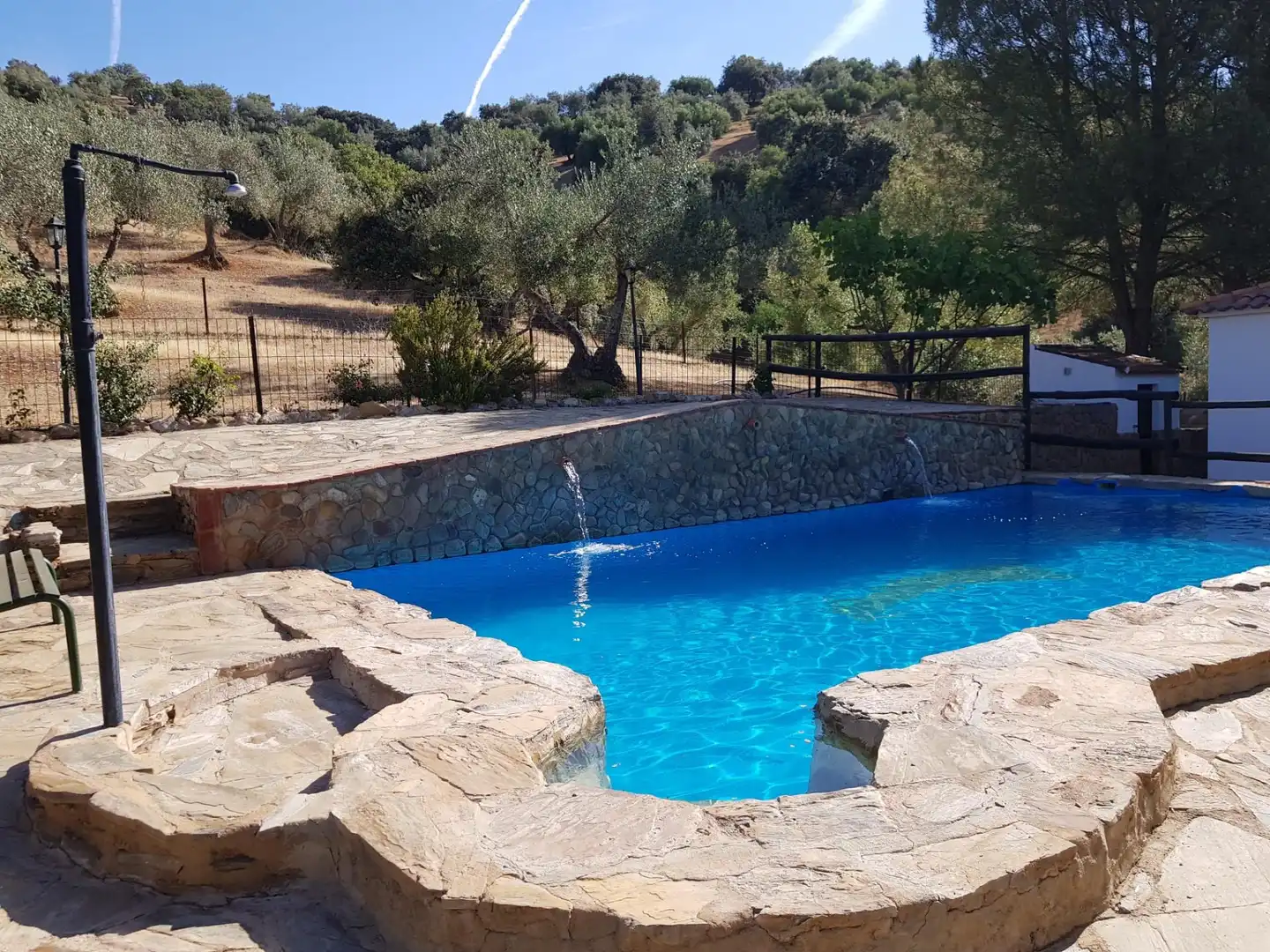 Finca rústica en venta en Constantina Piscina de Finca rústica en venta en Constantina con Jardín privado, Terraza y Piscina