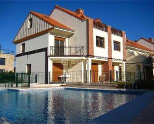 Vista exterior de Planta baixa de lloguer en Miengo amb Terrassa i Piscina