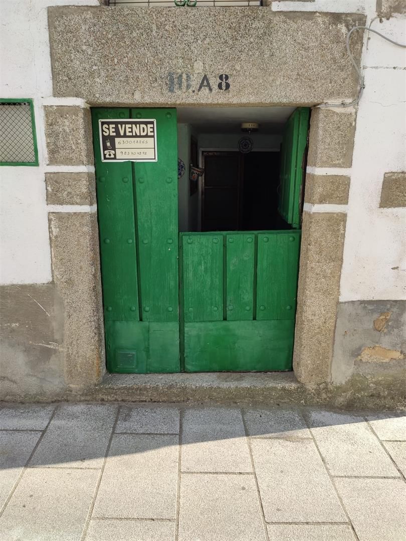 Casa adosada en venda en Sanchotello amb Balcó