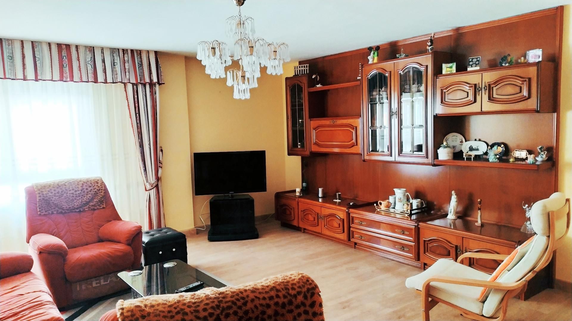 Living room of Flat for sale in Vega de Espinareda  with Heating, Terrace and Storage room