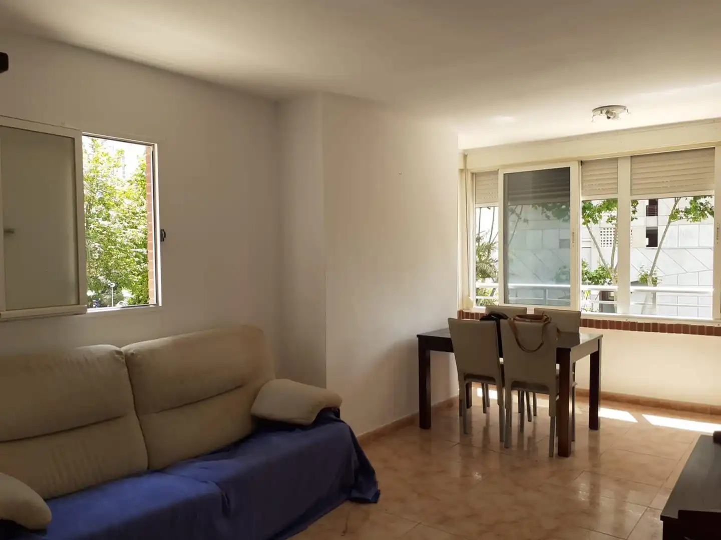 Apartament en venda a Calle Luxemburgo, Juzgados - Plaza de Toros Sala d'estar de Apartament en venda en Benidorm amb Piscina