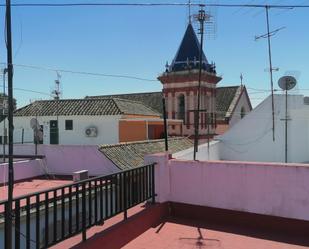 Vista exterior de Pis en venda en  Sevilla Capital amb Terrassa i Balcó