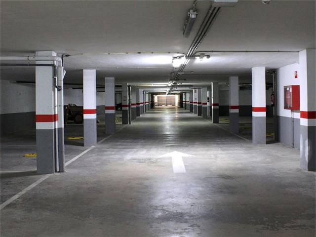 Garaje en Alquiler en Plaza de la Remonta, 1 en Valdeacederas