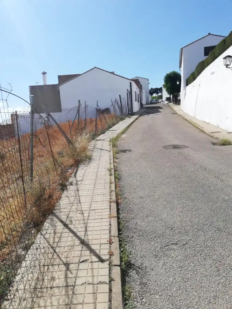 Urbanizable en venta en Calle Pinzón, Higuera de la Sierra Vista exterior de Urbanizable en venta en Higuera de la Sierra