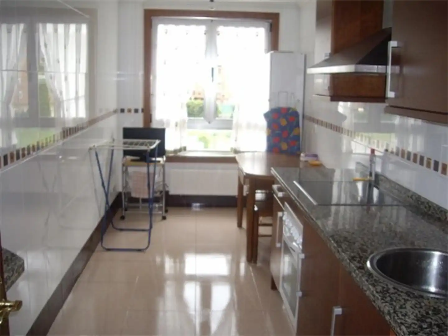Cocina de Piso para compartir en Oviedo  con Calefacción, Parquet y Amueblado