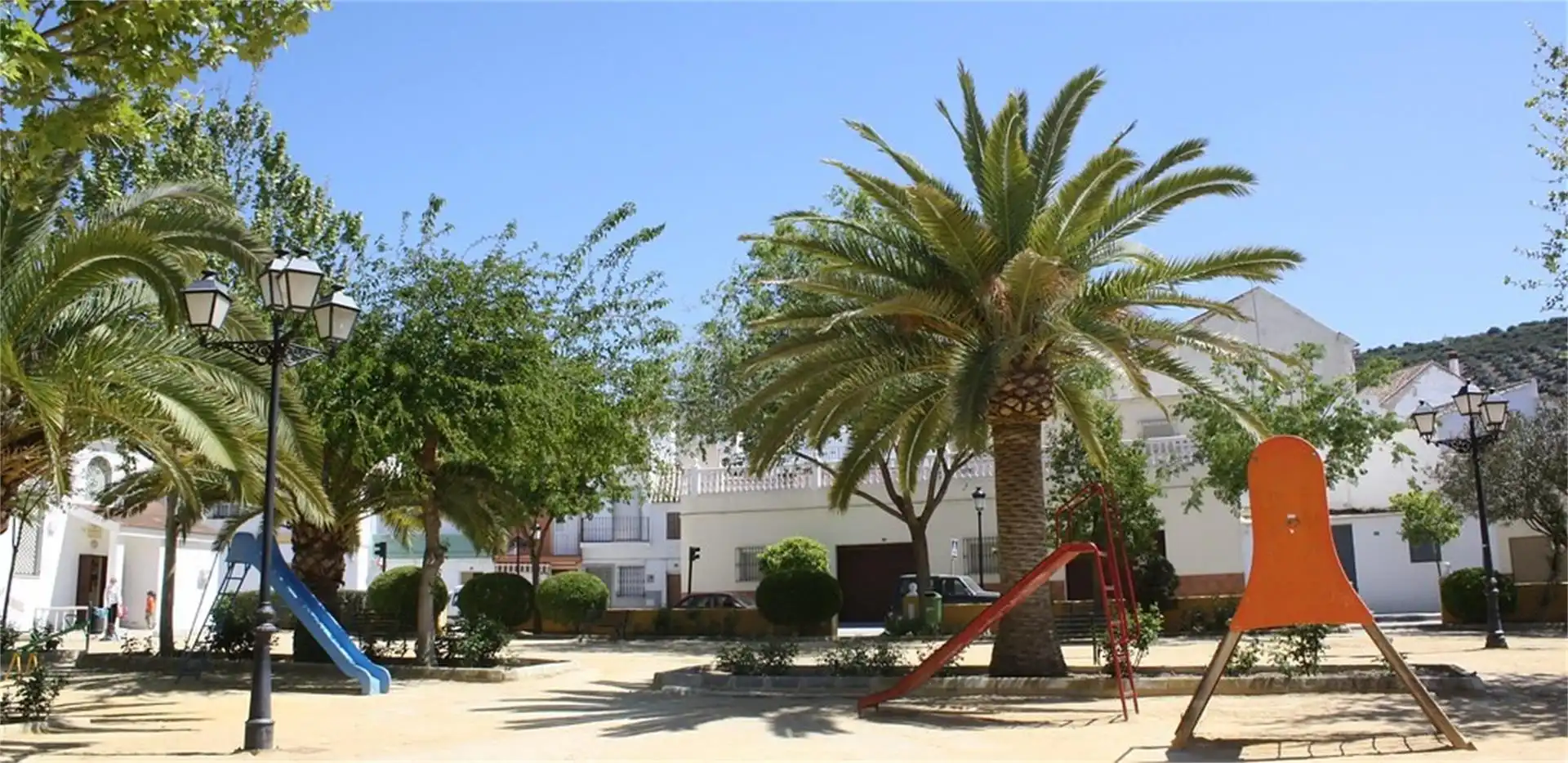 Casa adosada en venta en Calle Iglesia, 19, Jauja Vista exterior de Casa adosada en venta en Lucena con Jardín privado, Terraza y Trastero