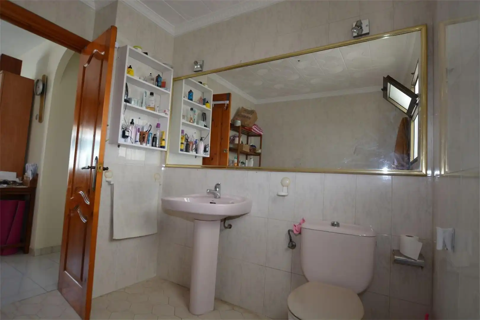 Casa adosada en venta en Calle Almirante Ferrándiz, Centro Baño de Casa adosada en venta en Nerja con Aire acondicionado, Terraza y Balcón