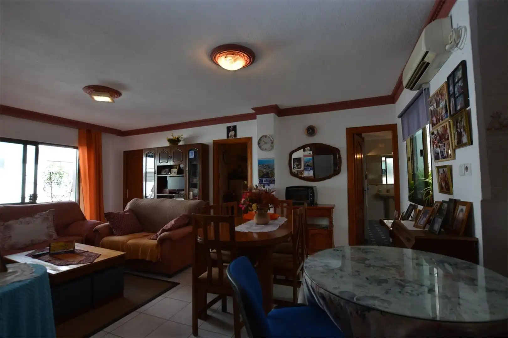 Casa adosada en venta en Calle Almirante Ferrándiz, Centro Sala de estar de Casa adosada en venta en Nerja con Aire acondicionado, Terraza y Balcón