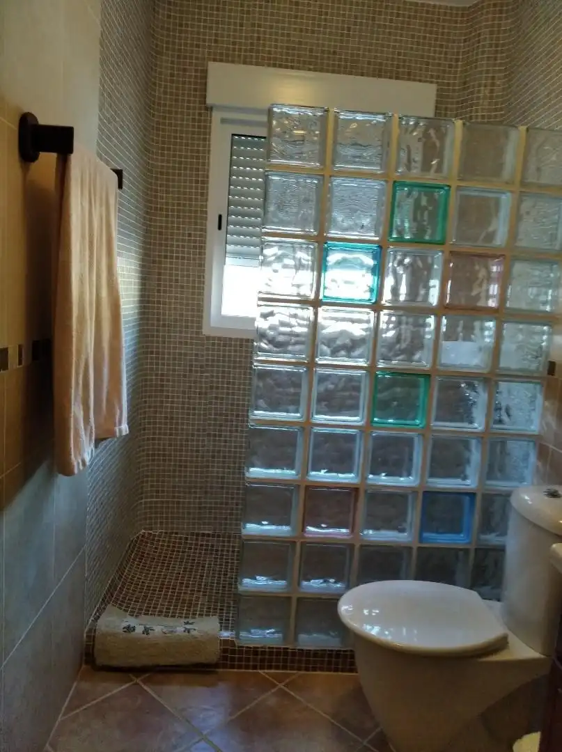 Bany de Casa adosada en venda en Ítrabo amb Aire condicionat i Terrassa