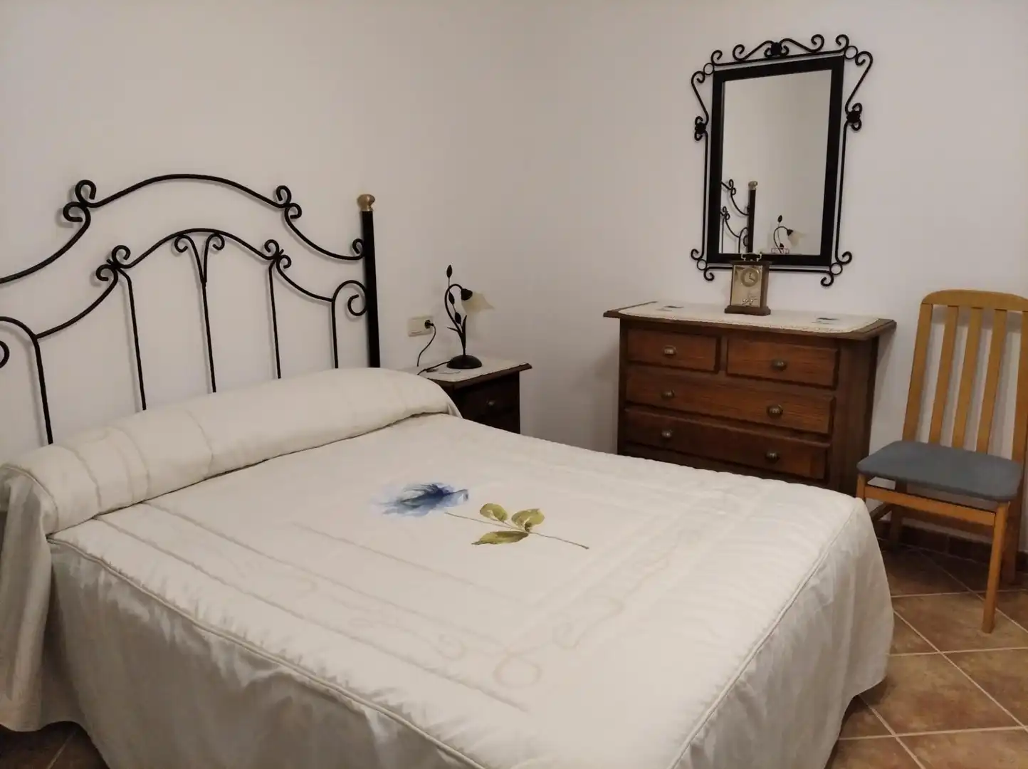 Dormitori de Casa adosada en venda en Ítrabo amb Aire condicionat i Terrassa