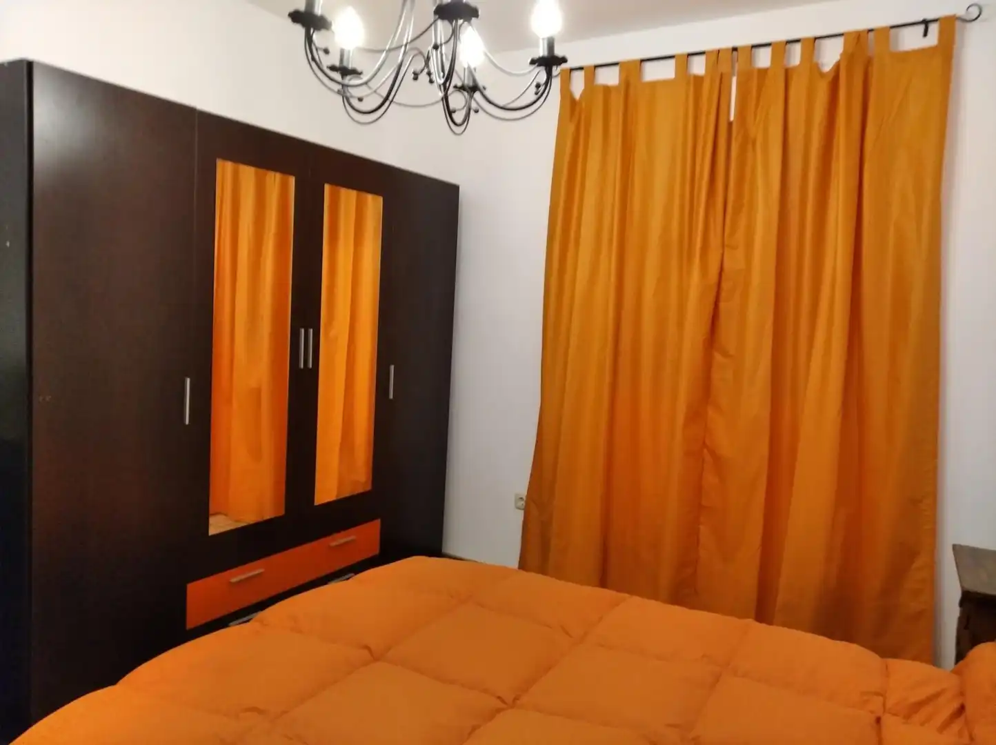 Dormitori de Casa adosada en venda en Ítrabo amb Aire condicionat i Terrassa