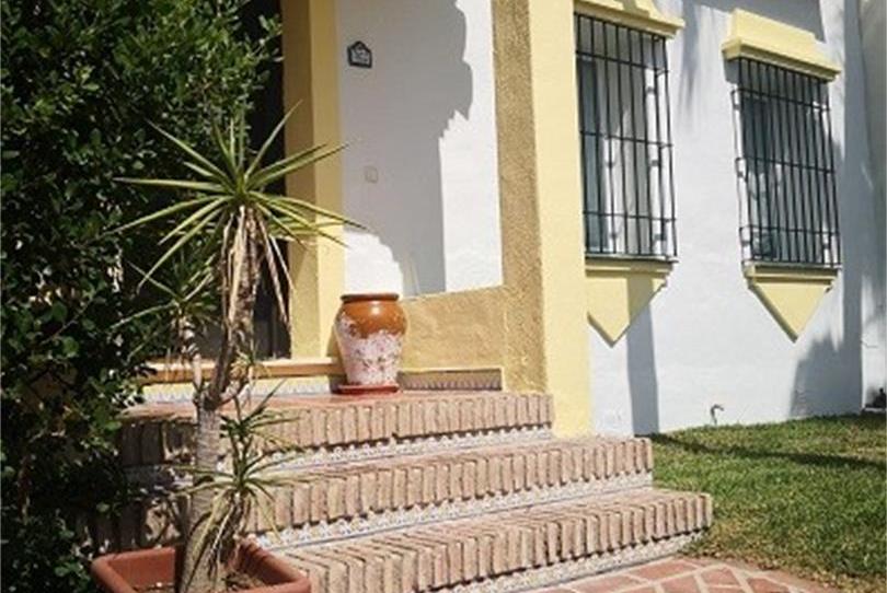 Photo 1 of Single-family semi-detached for sale in Urbanización Zahara de Istán, Istán, Málaga