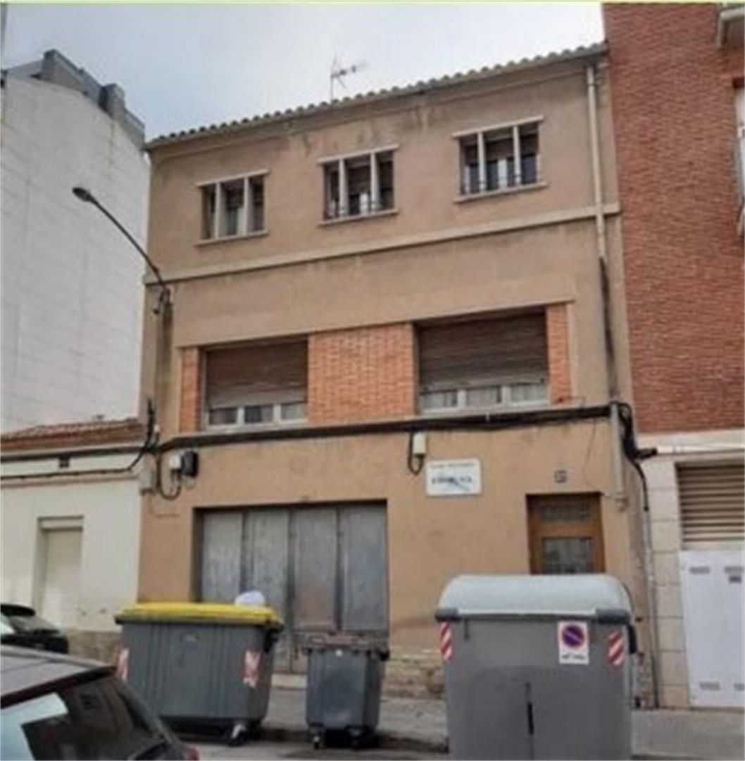 Vista exterior de Casa adosada en venda en Manresa amb Calefacció, Terrassa i Traster