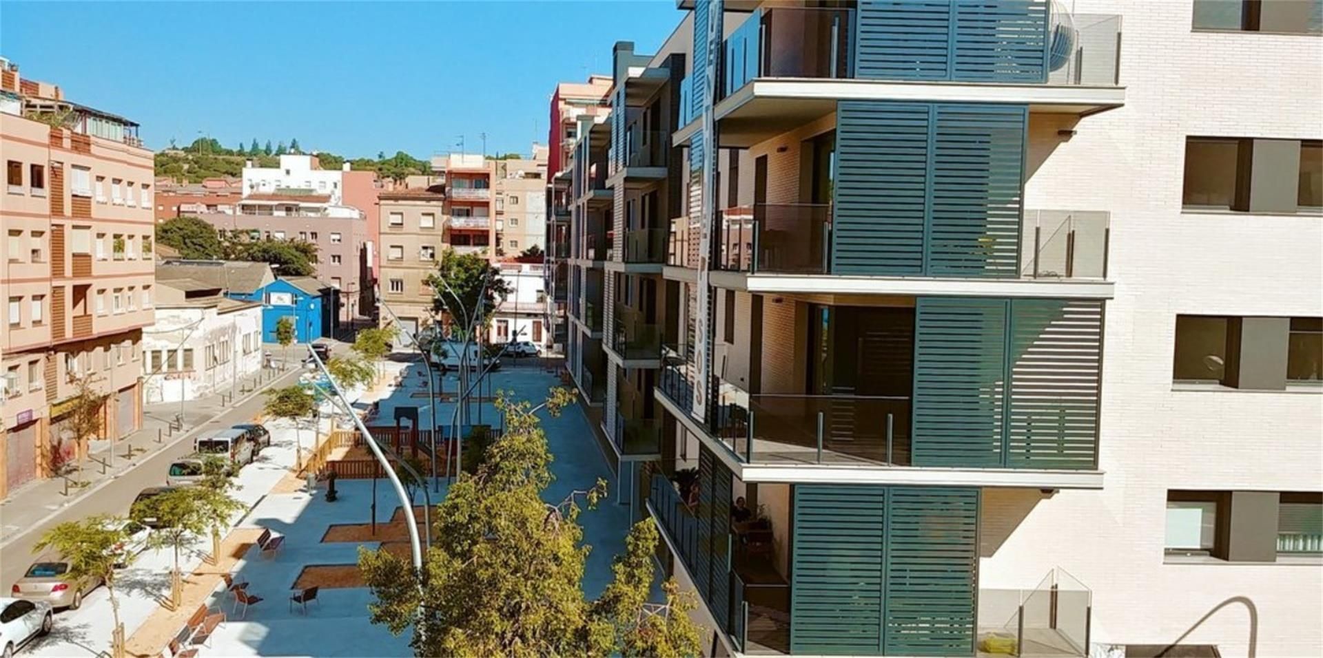 Exterior view of Flat to share in Badalona  with Furnished, Oven and Washing machine