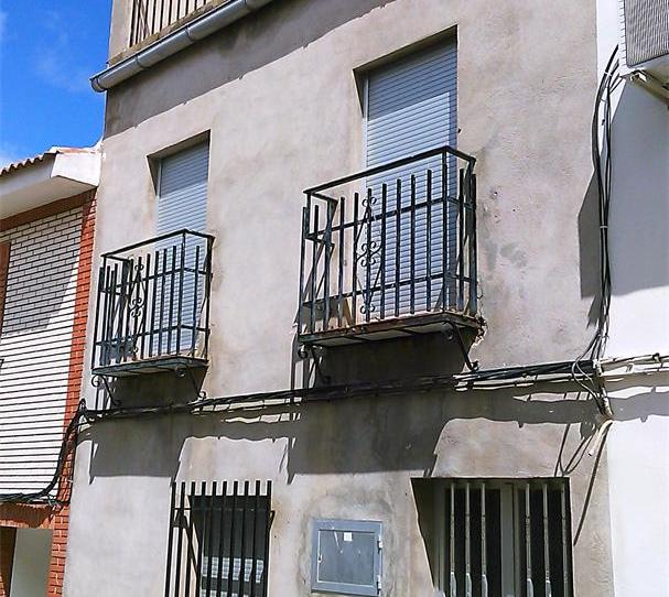 Casa adosada en venta en Calle Valle de Alcudia, 16, San Lorenzo de Calatrava, Ciudad Real - imagen 1 Foto 1 de Casa adosada en venta en Calle Valle de Alcudia, 16, San Lorenzo de Calatrava, Ciudad Real