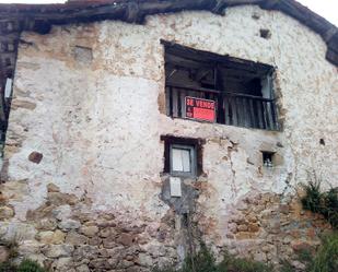 Vista exterior de Casa adosada en venda en Onís
