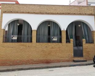 Exterior view of Single-family semi-detached for sale in Paterna del Campo  with Air Conditioner and Terrace