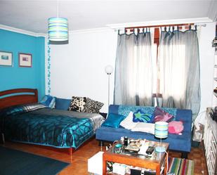 Bedroom of Flat to rent in Oviedo 