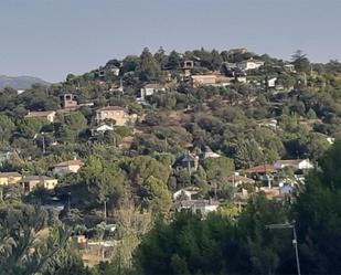 Vista exterior de Casa o xalet en venda en Navahermosa amb Jardí privat, Terrassa i Traster
