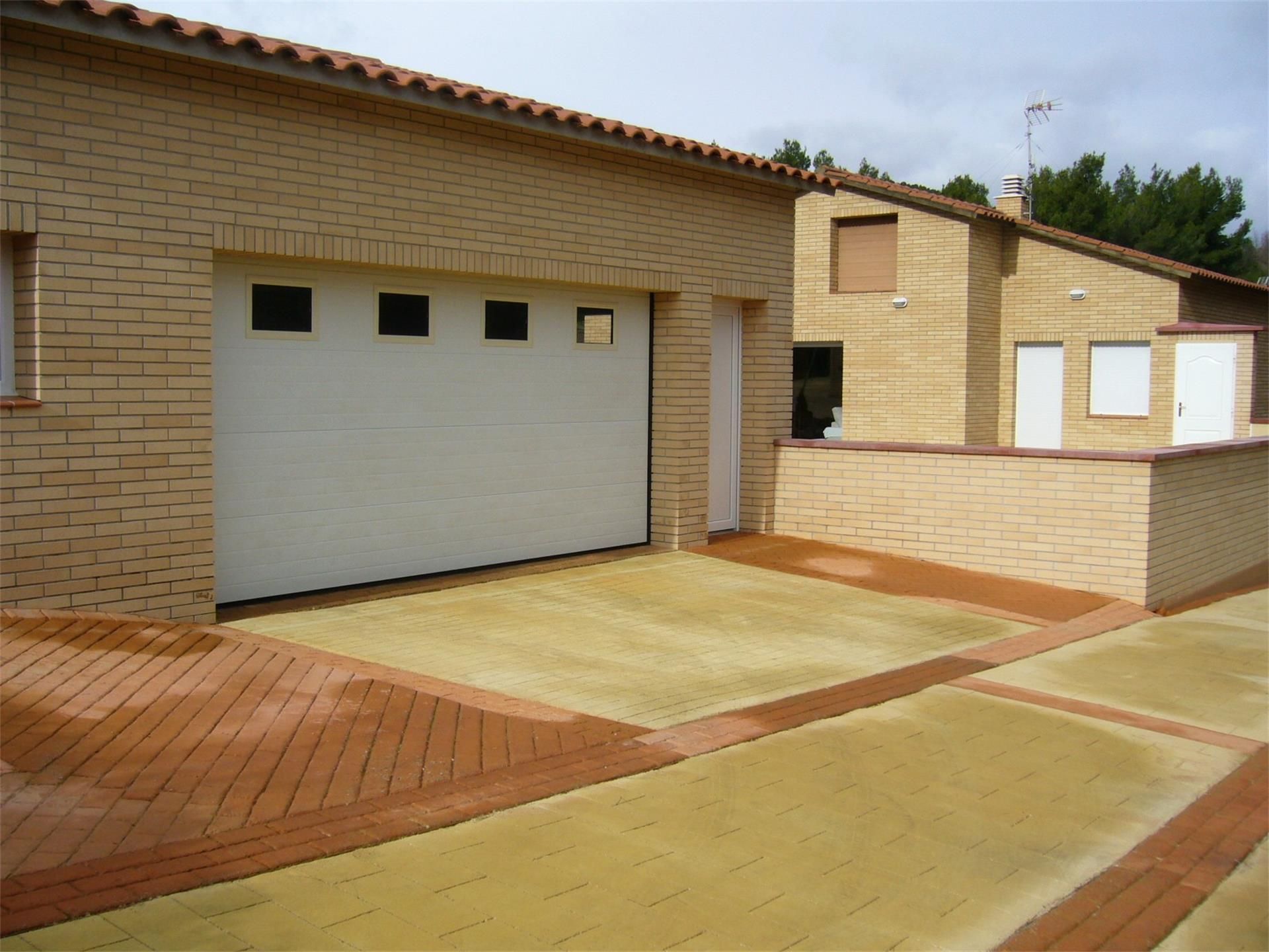 Aparcament de Casa o xalet en venda en Capellades amb Aire condicionat, Terrassa i Piscina