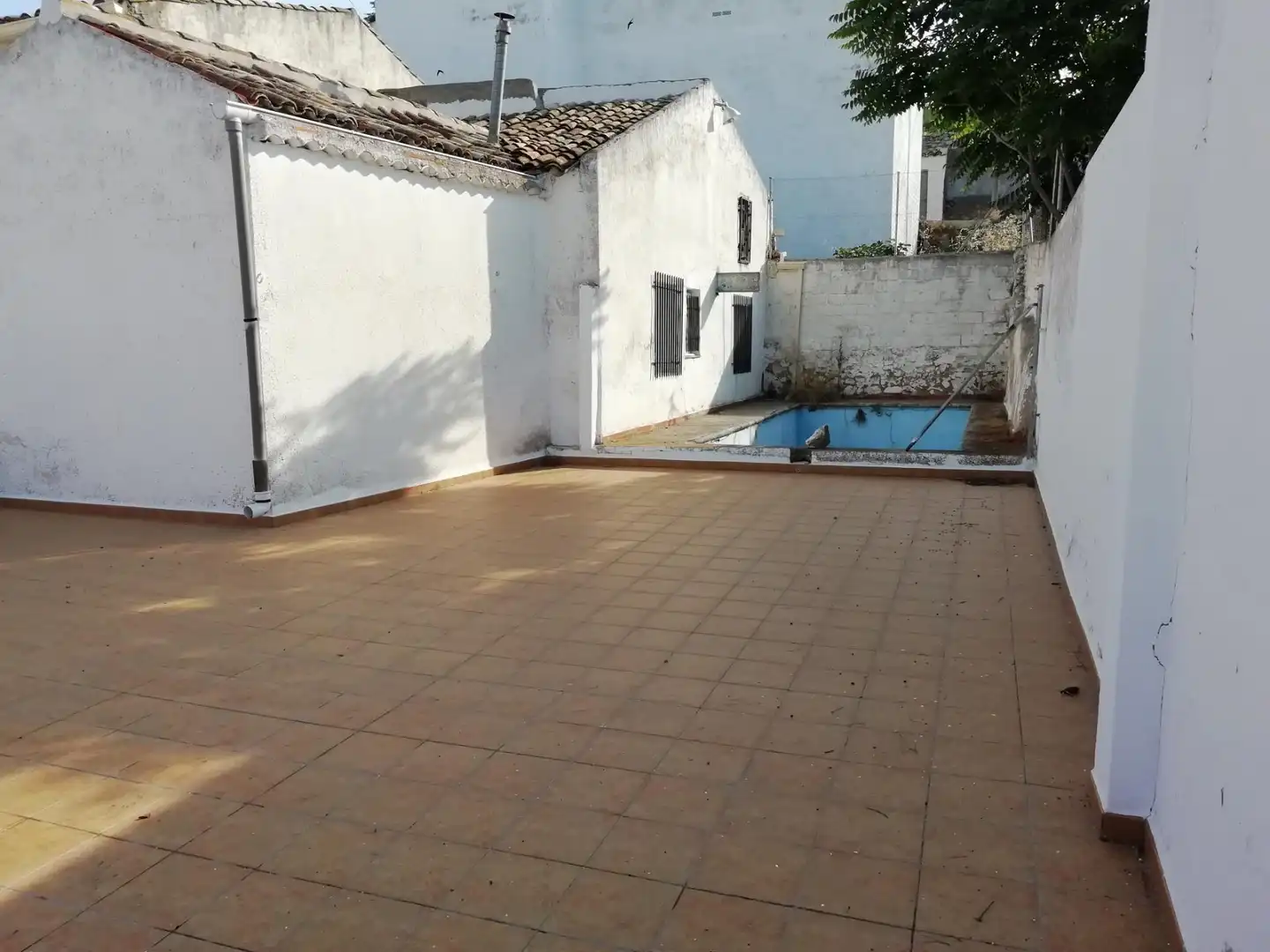 Detached homes for sale in Calle Santiago, Castillo de Garcimuñoz Swimming pool of Detached homes for sale in Castillo de Garcimuñoz with Heating, Terrace and Furnished