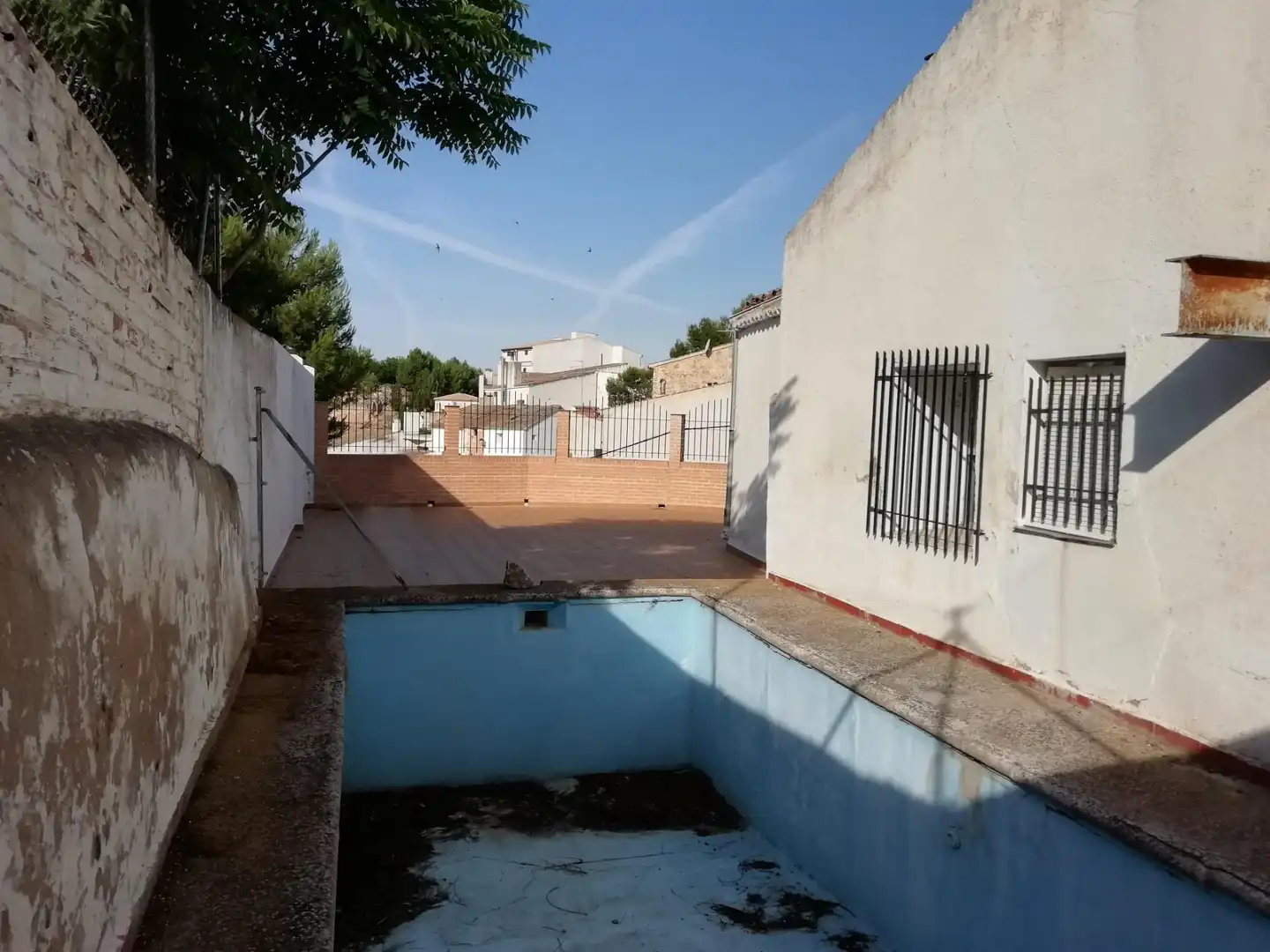 Detached homes for sale in Calle Santiago, Castillo de Garcimuñoz Swimming pool of Detached homes for sale in Castillo de Garcimuñoz with Heating, Terrace and Furnished