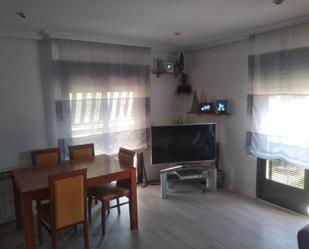 Living room of Flat for sale in Plasencia  with Air Conditioner, Terrace and Balcony