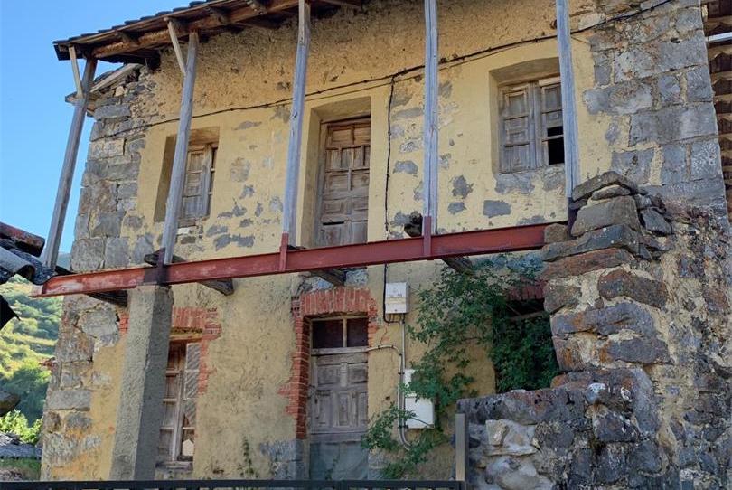 Photo 1 of Industrial buildings for sale in Calle Pico Tres Concejos, Villamanín, León