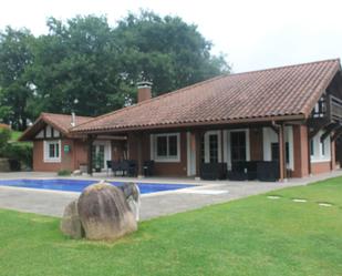 Vista exterior de Casa o xalet en venda en Mungia amb Piscina i Balcó