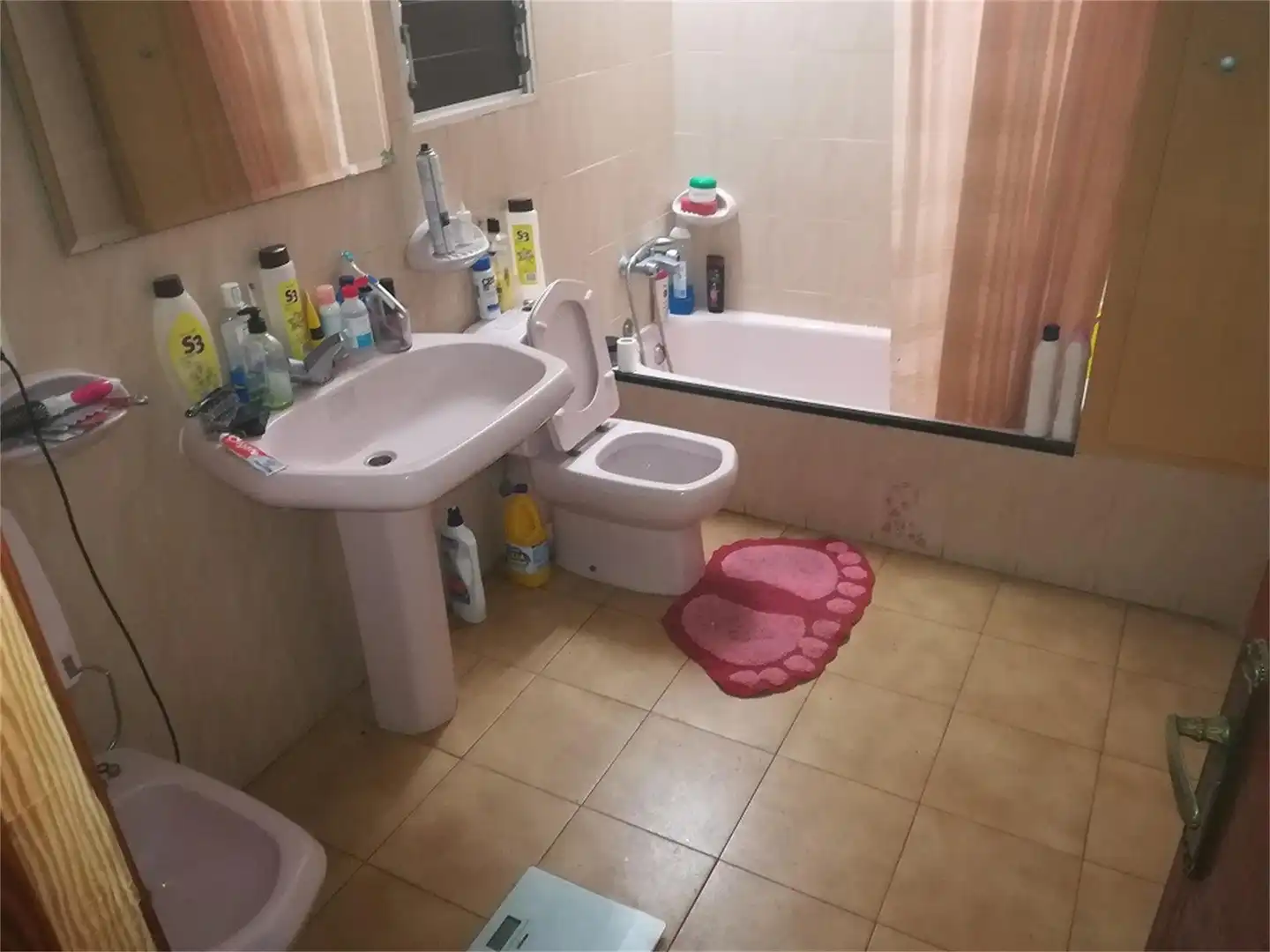 Casa adosada en venta en Calle Padre Segismundo, Real de Gandia Baño de Casa adosada en venta en Real de Gandia con Terraza, Trastero y Amueblado