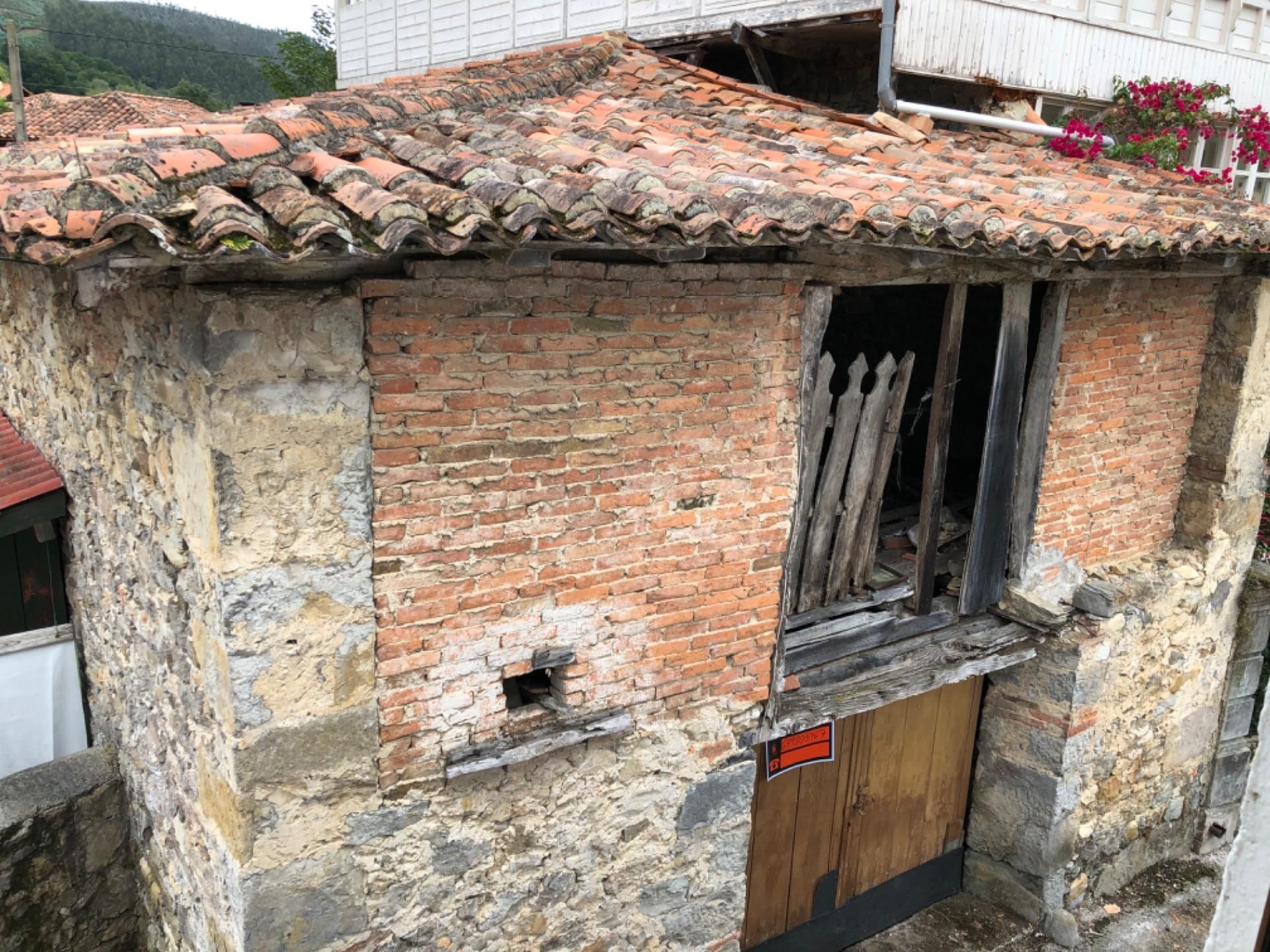 Vista exterior de Casa adosada en venta en Llanes