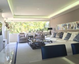 Living room of Flat for sale in Marbella  with Air Conditioner and Swimming Pool