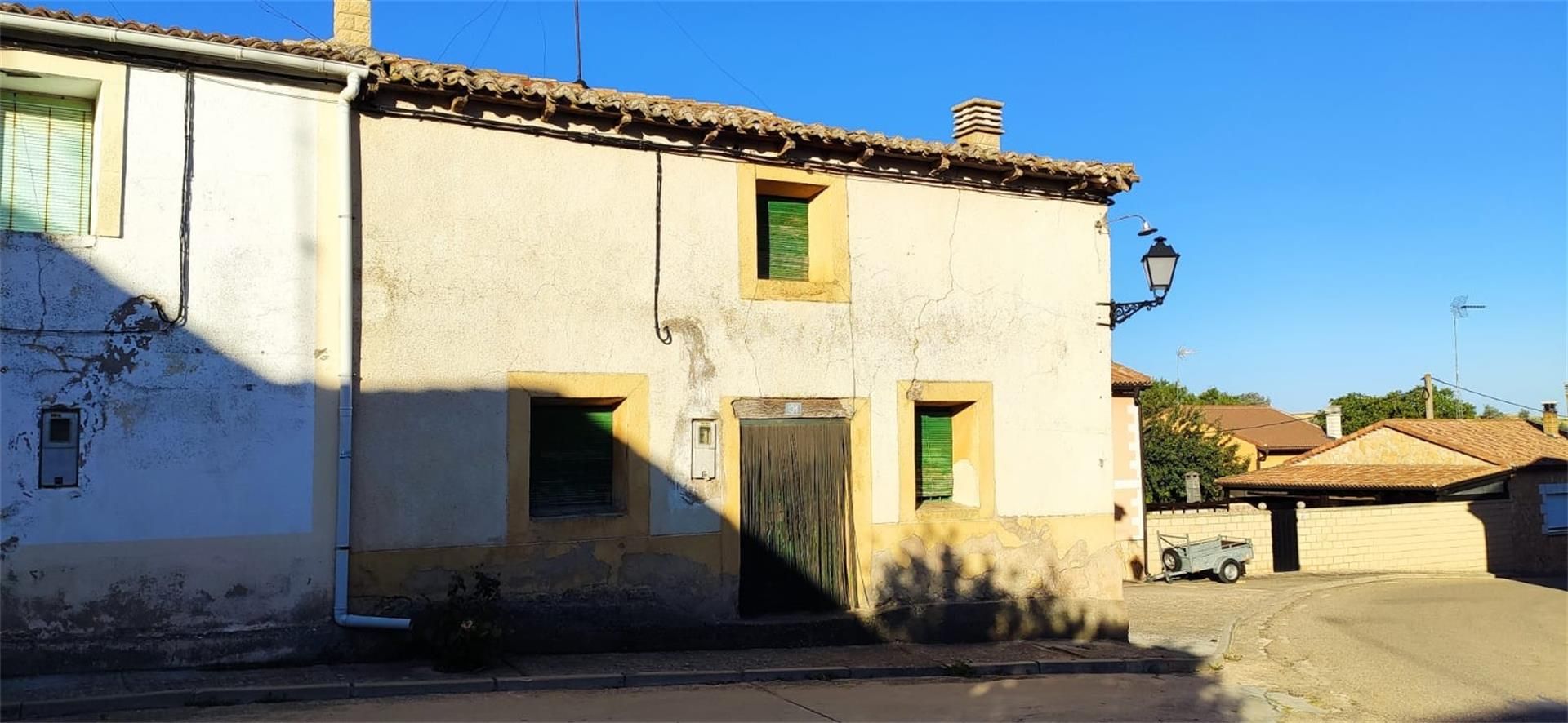 Exterior view of Single-family semi-detached for sale in Villaverde del Monte  with Storage room and Furnished