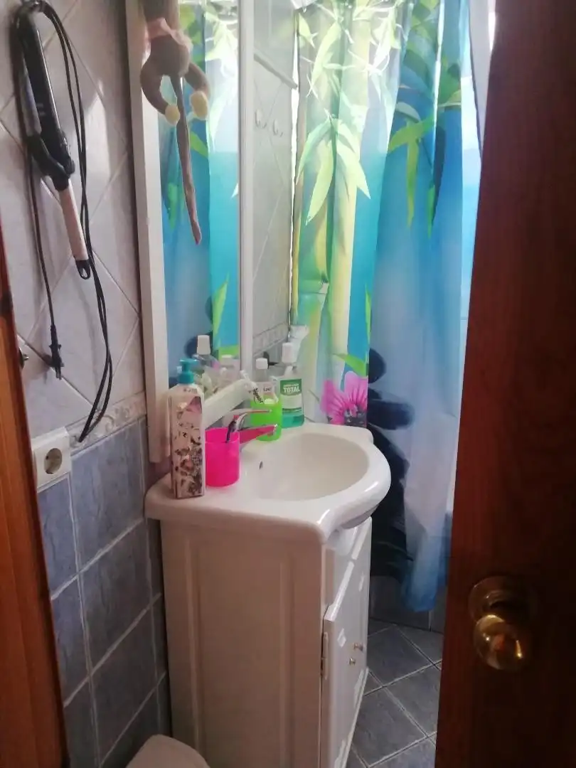 Bathroom of Flat for sale in Algeciras  with Parquet flooring, Storage room and Furnished