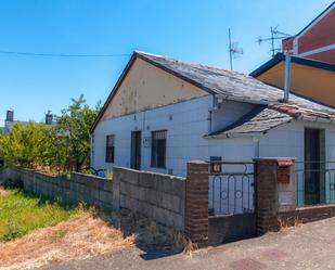 Exterior view of Country house for sale in Fabero  with Terrace