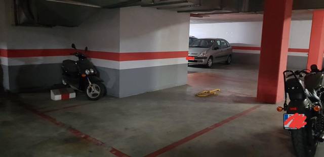 Garaje en Alquiler en Avenida Gregorio Prieto, 10 en El Tejar - Hacienda Bizcochero