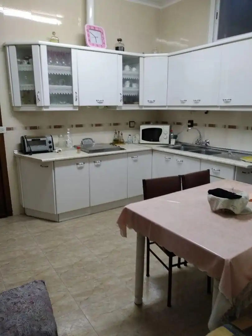 Casa o chalet en venta en Calle Unión, 23, Valdepeñas Cocina de Casa o chalet en venta en Valdepeñas con Aire acondicionado, Calefacción y Jardín privado
