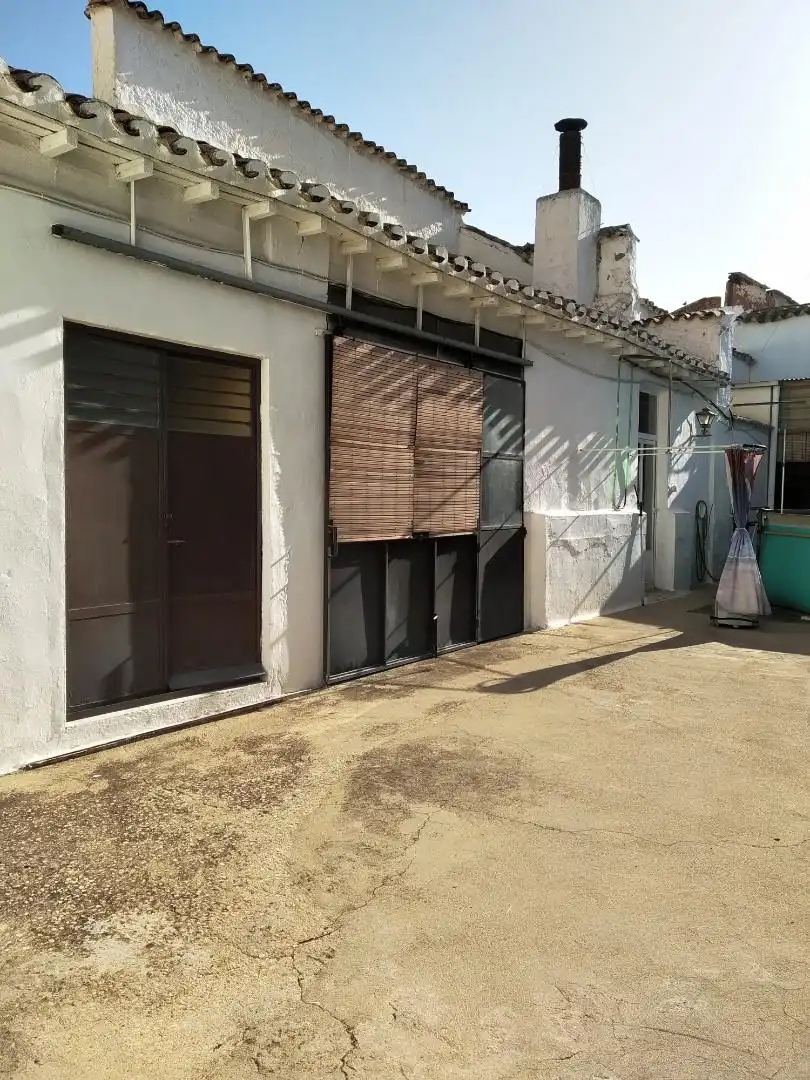 Casa o chalet en venta en Calle Unión, 23, Valdepeñas Vista exterior de Casa o chalet en venta en Valdepeñas con Aire acondicionado, Calefacción y Jardín privado
