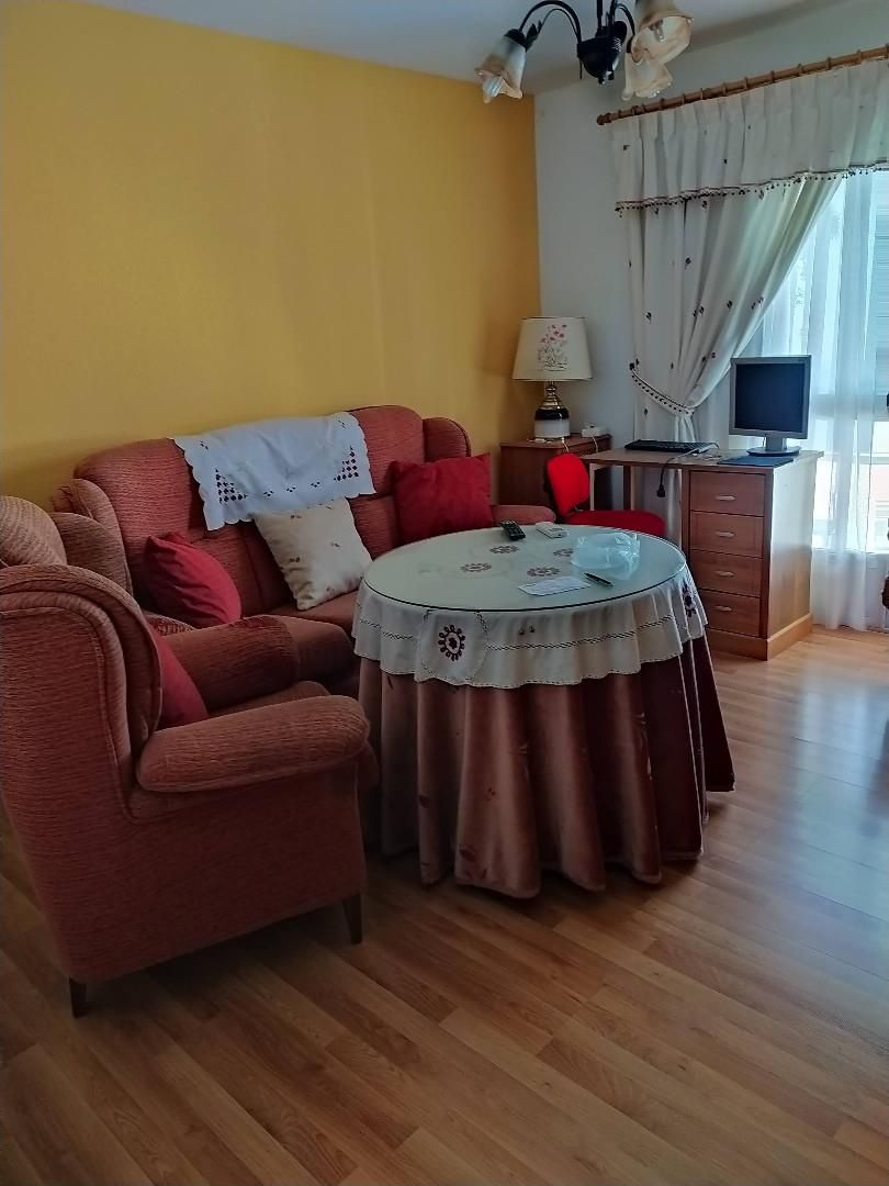 Sala de estar de Piso en venta en Hervás con Aire acondicionado, Calefacción y Parquet