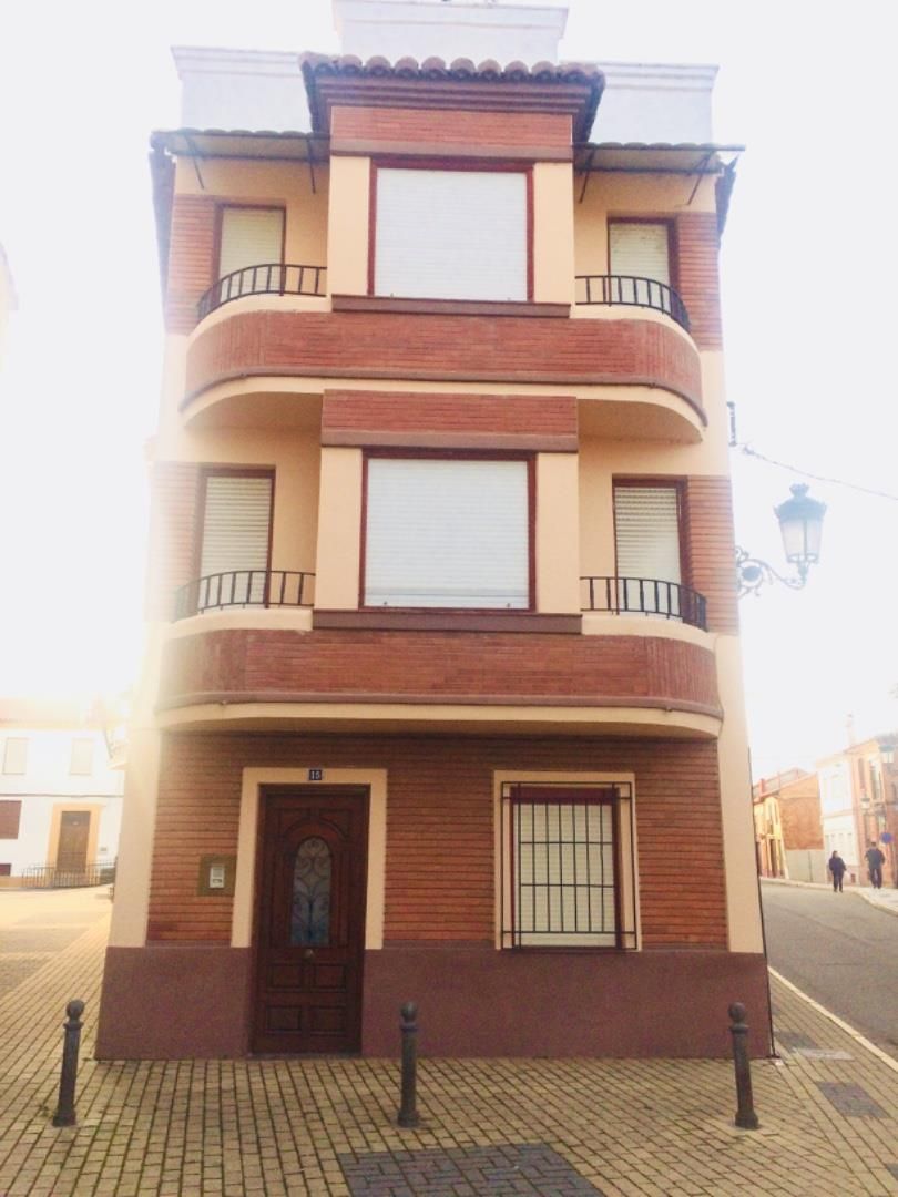 Vista exterior de Dúplex en venda en Carrizo amb Parquet, Traster i Moblat