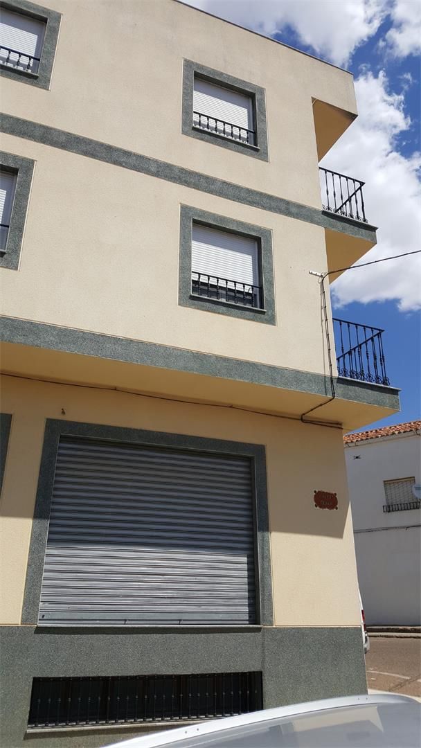 Vista exterior de Pis en venda en Talarrubias amb Aire condicionat, Calefacció i Forn
