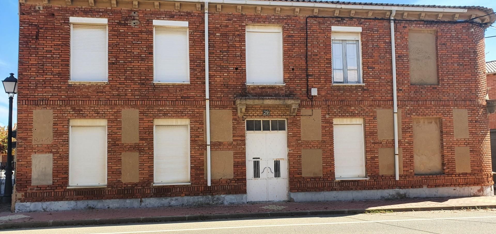 Exterior view of Country house for sale in Bustillo del Páramo  with Heating, Terrace and Storage room