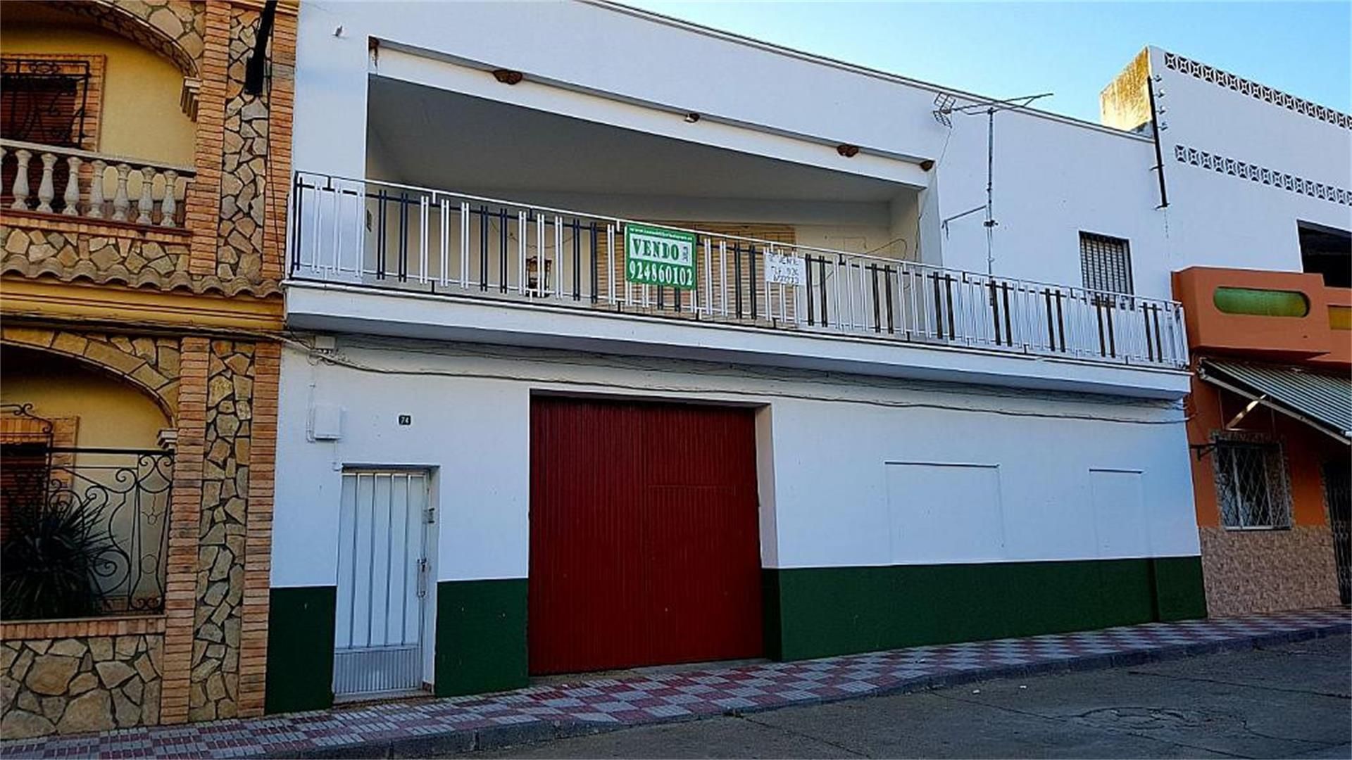 Exterior view of Flat for sale in Navalvillar de Pela  with Storage room