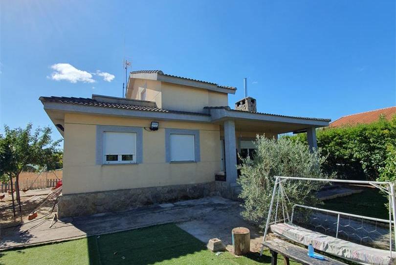 House or chalet for sale in Carretera de Salamanca, Calvarrasa de Arriba, Salamanca - image 1 Photo 1 of House or chalet for sale in Carretera de Salamanca, Calvarrasa de Arriba, Salamanca