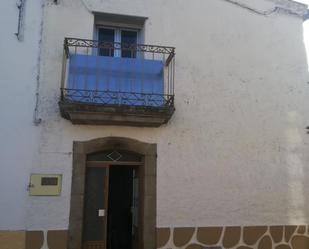 Vista exterior de Finca rústica en venda en Guadramiro amb Terrassa i Balcó